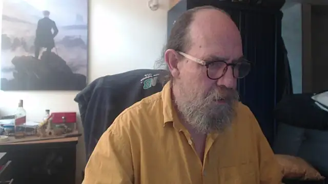 Snapshot of Uncle_Hottie chatting on 06-22-26, 03:53 Uncle Hottie online show from 06-22-26, 03:53