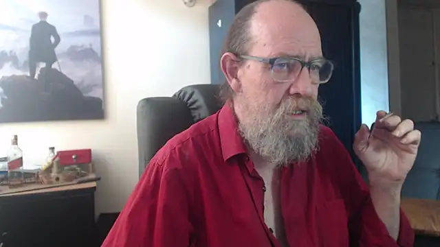 Snapshot of Uncle_Hottie chatting on 06-29-26, 07:02 Uncle Hottie online show from 06-29-26, 07:02