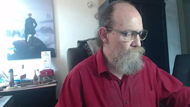 Snapshot of Uncle_Hottie chatting on 07-09-26, 03:55 Uncle Hottie online show from 07-09-26, 03:55