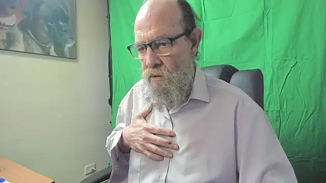 Snapshot of Uncle_Hottie chatting on 02-23-26, 05:35 Uncle Hottie online show from 02-23-26, 05:35