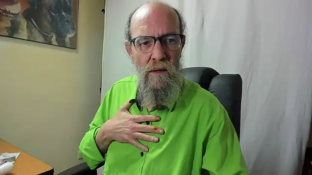 Snapshot of Uncle_Hottie chatting on 02-12-26, 09:25 Uncle Hottie online show from 02-12-26, 09:25