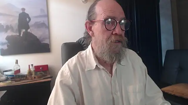 Snapshot of Uncle_Hottie chatting on 07-04-26, 06:12 Uncle Hottie online show from 07-04-26, 06:12
