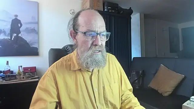 Snapshot of Uncle_Hottie chatting on 07-25-26, 02:45 Uncle Hottie online show from 07-25-26, 02:45