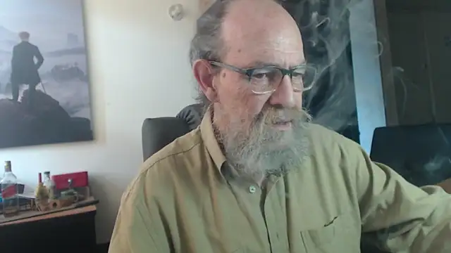 Snapshot of Uncle_Hottie chatting on 07-13-26, 03:44 Uncle Hottie online show from 07-13-26, 03:44