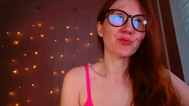 Snapshot of MelanyOxx chatting on 06-19-26, 12:16 MelanyOxx online show from 06-19-26, 12:16