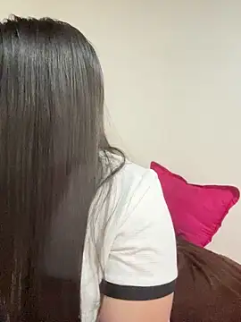 Snapshot of Suni-ii chatting on 04-21-26, 10:38 Suni-ii online show from 04-21-26, 10:38