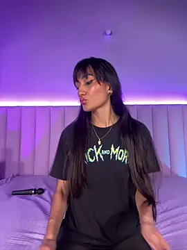 Denightjones online show from 04-12-26, 03:43