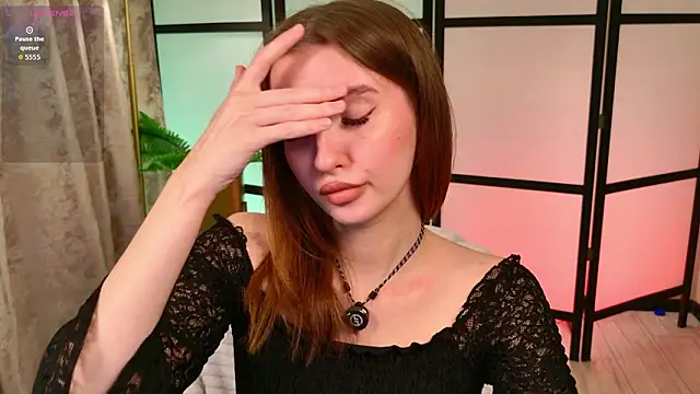 Layla Bloom online show from 02-26-26, 05:35