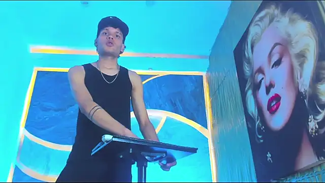 Snapshot of Lucas_hot_20 chatting on 02-06-26, 06:09 Lucas hot 20 online show from 02-06-26, 06:09