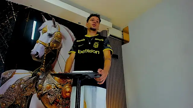 Snapshot of Lucas_hot_20 chatting on 03-04-26, 11:51 Lucas hot 20 online show from 03-04-26, 11:51