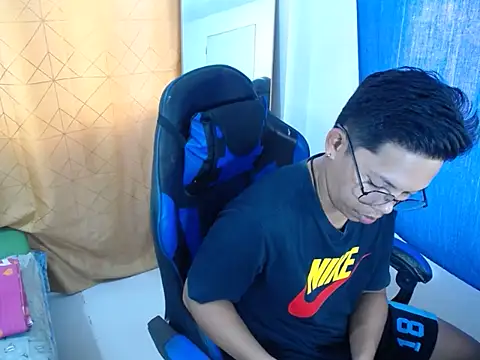 Snapshot of holly_oreo chatting on 07-19-26, 10:50 holly oreo online show from 07-19-26, 10:50