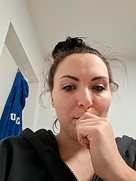 Snapshot of InkedCurly_L chatting on 02-11-26, 06:08 InkedCurly L online show from 02-11-26, 06:08