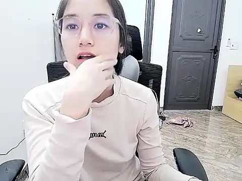 Shulee- online show from 02-22-26, 07:22