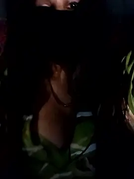 Snapshot of 01Roshani chatting on 01-10-26, 08:26 01Roshani online show from 01-10-26, 08:26