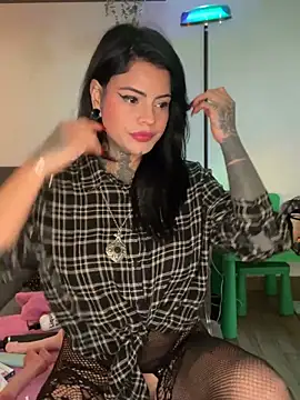 ReynaTatty online show from 04-08-26, 08:27