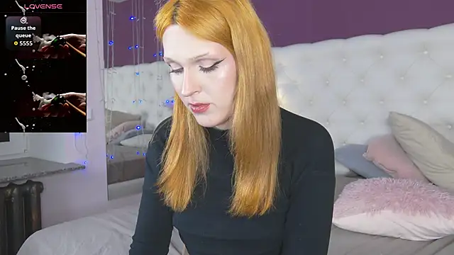 Snapshot of LunaBl1ss chatting on 02-13-26, 01:00 LunaBl1ss online show from 02-13-26, 01:00