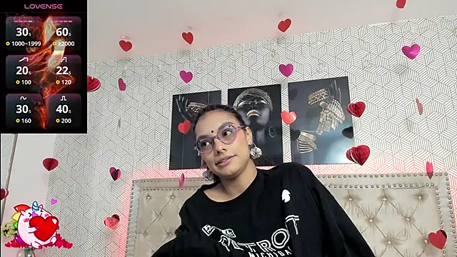 Snapshot of MeganRosseX chatting on 02-08-26, 06:05 MeganRosseX online show from 02-08-26, 06:05