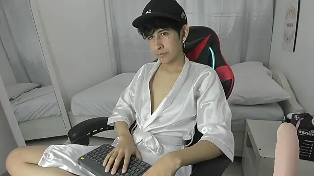 julian xx online show from 03-24-26, 07:03