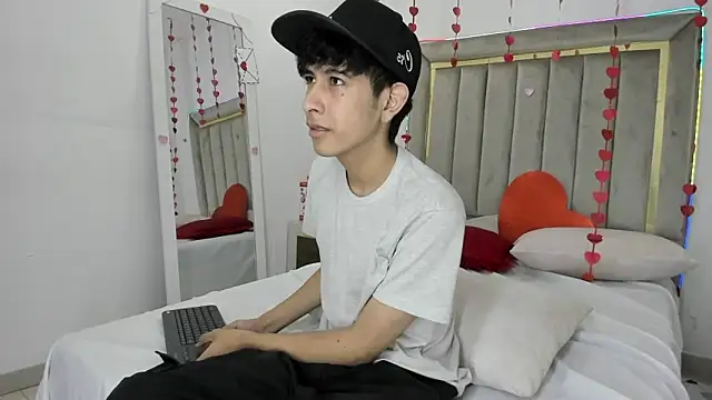 julian xx online show from 02-18-26, 07:54