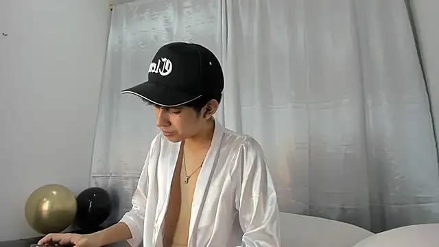 julian xx online show from 05-18-26, 06:56