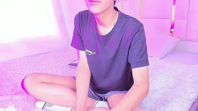 julian xx online show from 06-18-26, 07:52