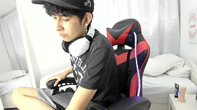 julian xx online show from 03-19-26, 07:14