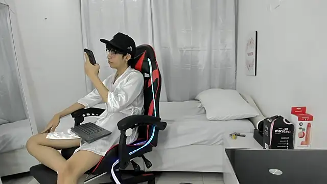 julian xx online show from 03-17-26, 07:06