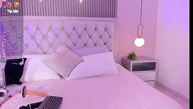 Snapshot of Mia_dolls18 chatting on 02-25-26, 03:18 Mia dolls18 online show from 02-25-26, 03:18