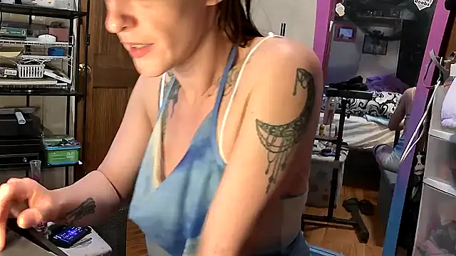 SultryEroticSlut online show from 03-18-26, 05:32