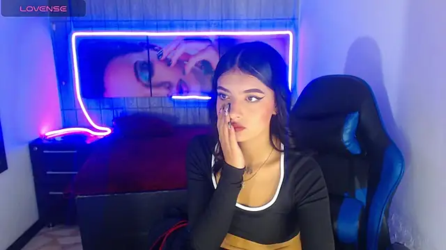 honeyluxe  online show from 02-08-26, 04:32