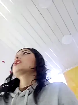 honeyluxe  online show from 02-17-26, 03:59