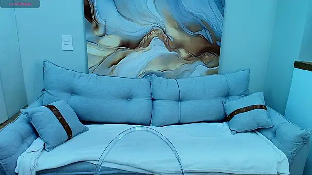 Bruna Ferrazz online show from 02-12-26, 08:08