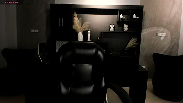 Snapshot of KayraLanne chatting on 05-18-26, 05:34 KayraLanne online show from 05-18-26, 05:34