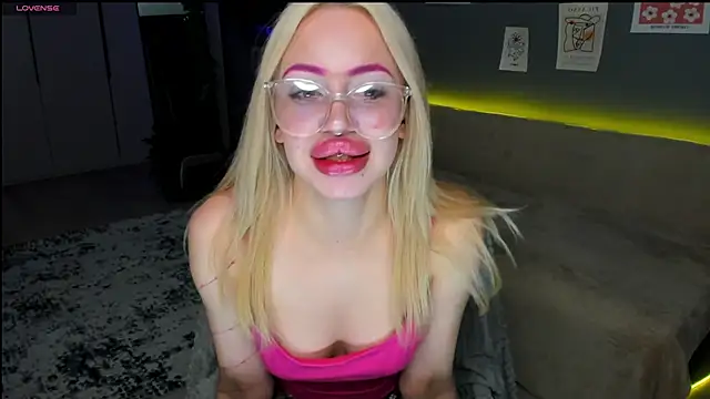 Luna Beverly online show from 03-04-26, 08:27