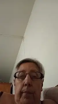 Snapshot of Marce1903 chatting on 07-31-26, 04:34 Marce1903 online show from 07-31-26, 04:34