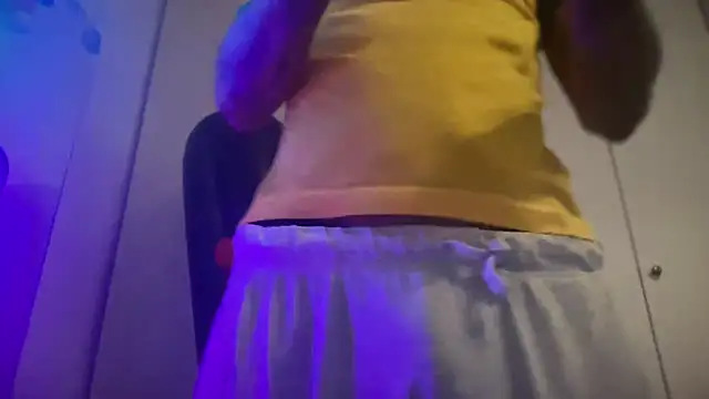 Snapshot of JSYMON chatting on 02-18-26, 08:22 JSYMON online show from 02-18-26, 08:22