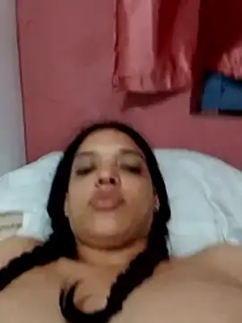 Snapshot of Ivybond_ chatting on 01-14-26, 09:35 Ivybond online show from 01-14-26, 09:35