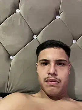 Wellington00  online show from 03-18-26, 10:21