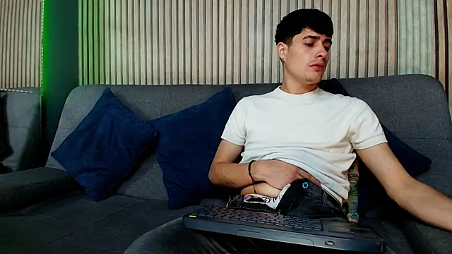 bro friends online show from 01-11-26, 12:28