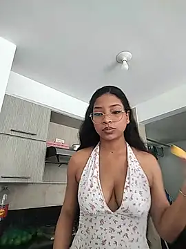 KATALINA SANTANA  online show from 06-27-26, 06:47
