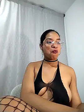 KATALINA SANTANA  online show from 04-12-26, 02:04