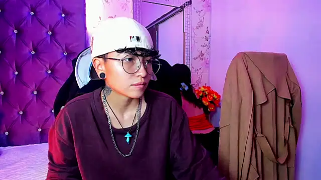 Snapshot of velvet_mystic chatting on 06-03-26, 04:13 velvet mystic online show from 06-03-26, 04:13