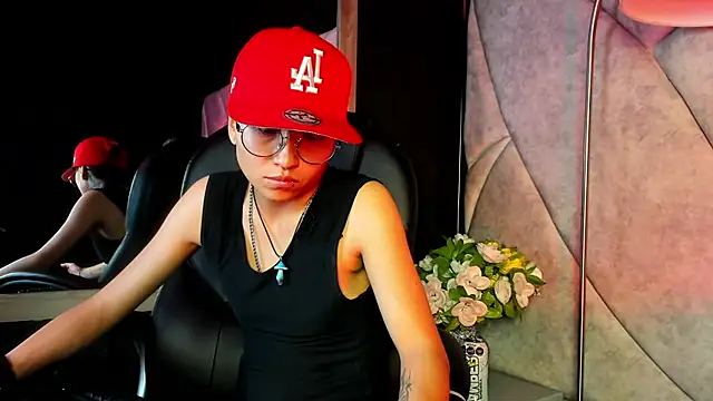 Snapshot of velvet_mystic chatting on 04-19-26, 06:10 velvet mystic online show from 04-19-26, 06:10