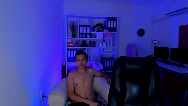 RicciRizzo online show from 03-24-26, 07:47