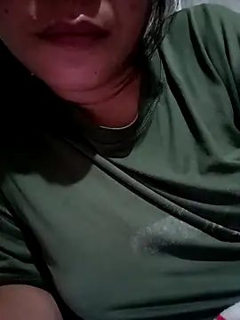 Snapshot of Hannah_4u chatting on 02-19-26, 08:39 Hannah 4u online show from 02-19-26, 08:39