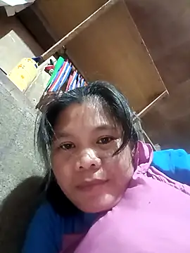 Snapshot of Hannah_4u chatting on 02-15-26, 05:12 Hannah 4u online show from 02-15-26, 05:12