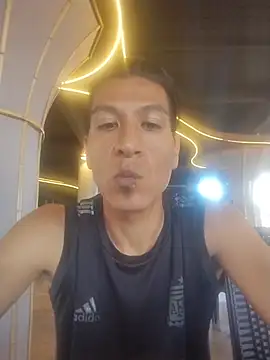 Rodrigohernan19 online show from 04-05-26, 05:30