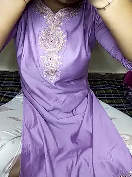 Snapshot of Kushi_Sharmaa chatting on 02-21-26, 05:20 Kushi Sharmaa online show from 02-21-26, 05:20