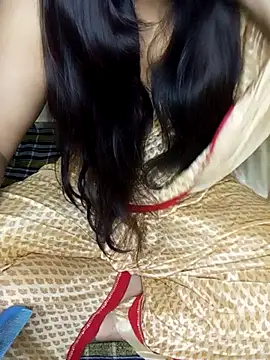 Snapshot of Kushi_Sharmaa chatting on 02-12-26, 05:07 Kushi Sharmaa online show from 02-12-26, 05:07