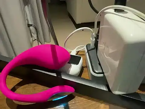 Snapshot of iamyunasky@xh chatting on 01-12-26, 04:58 iamyunaskyxh online show from 01-12-26, 04:58